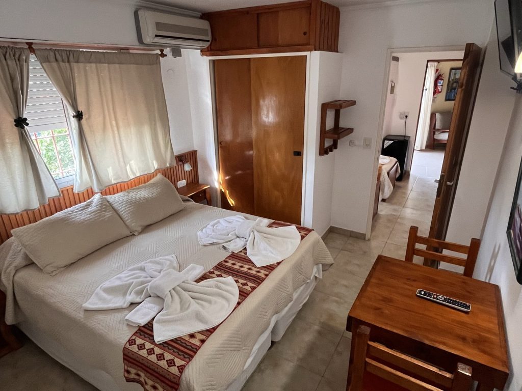 Cuádruple de dos cuartos del Arraial Hotel en Villa Gesell