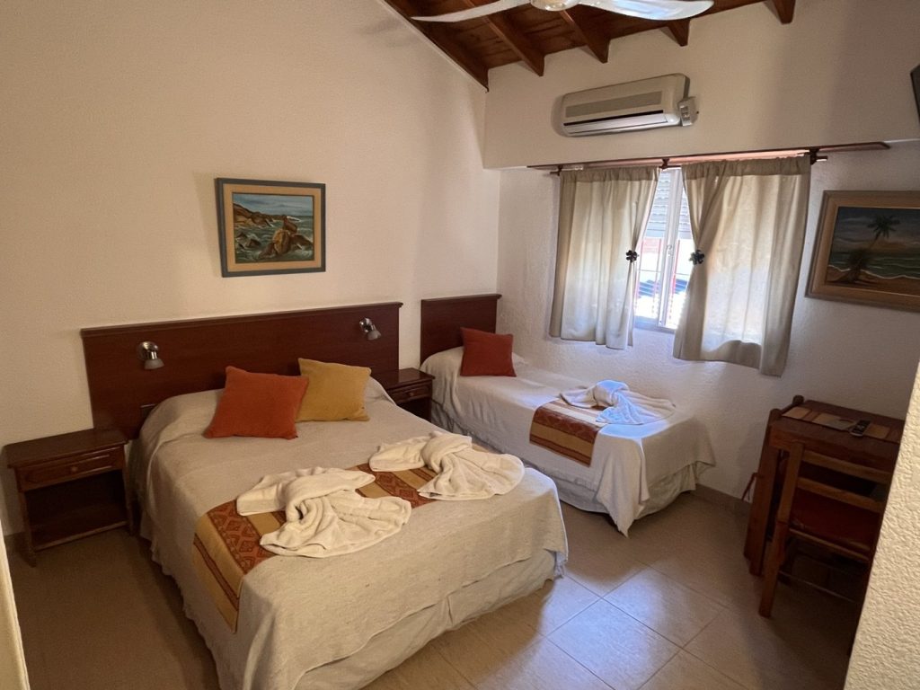 Habitación triple del Arraial Hotel